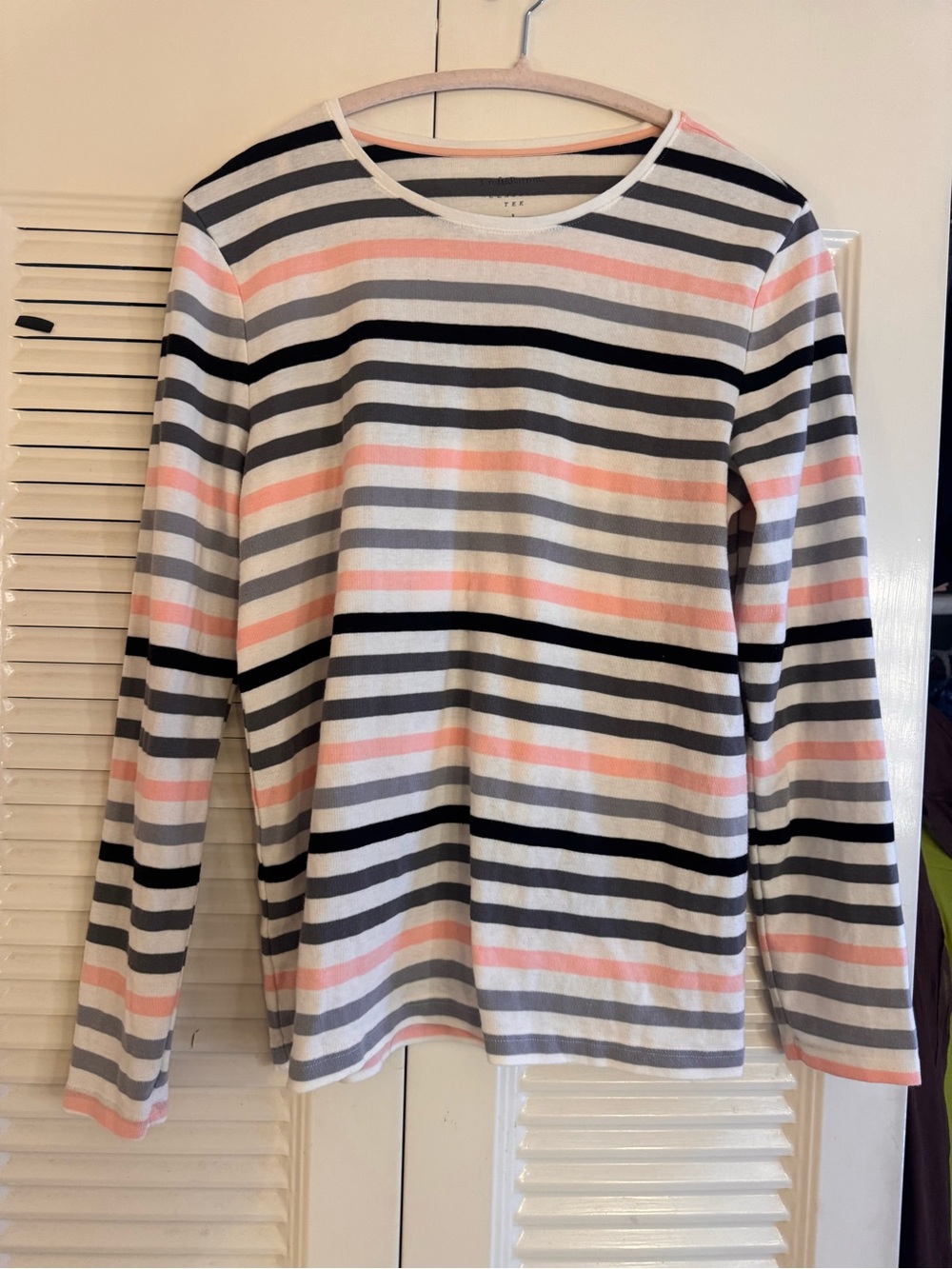 Women’s Crewneck Striped shirt in Pink, Gray & Black